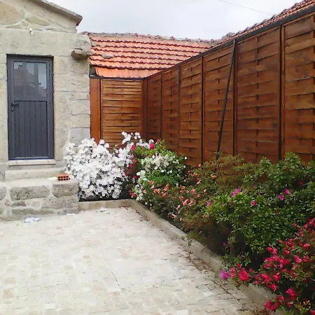 Casas De Riba De Paco Do Monte *